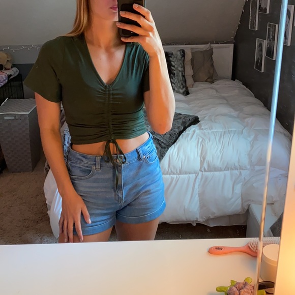 Super Soft crop shirt - Picture 2 of 4